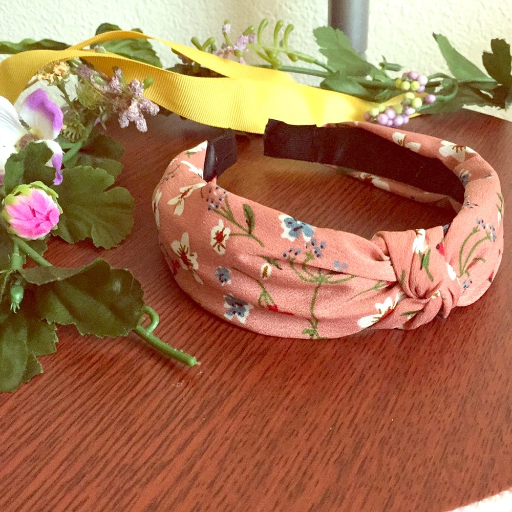 NWOT Floral Knot Headband In Dusty Rose *Adorable*